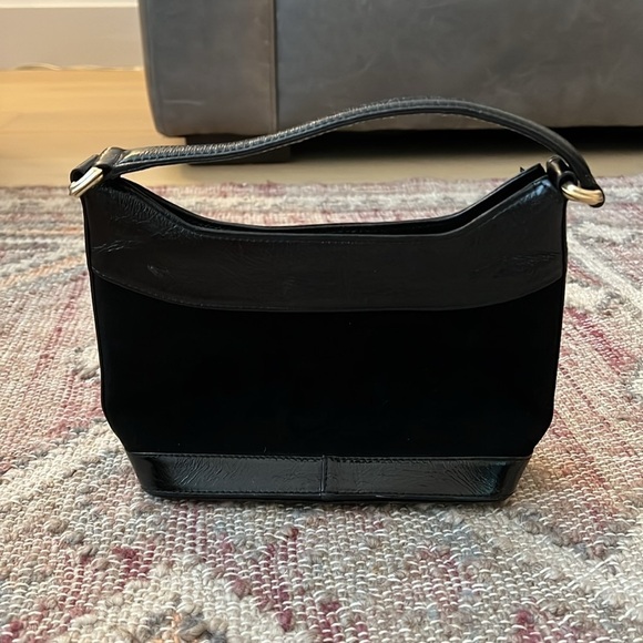 Kieselstein-Cord | Black Leather Trimmed Suede Handle Bag with Poodle Ornament - Picture 6 of 13